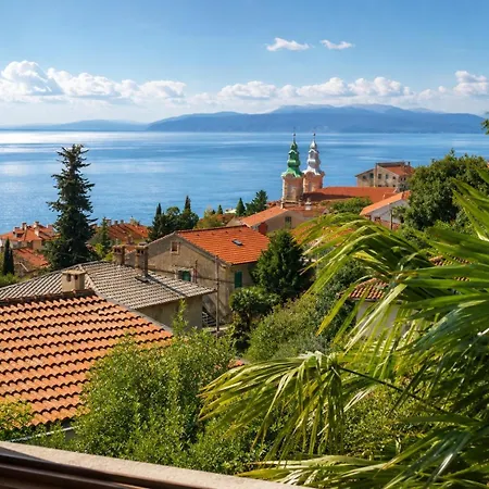 Apartment Panoramic Seaview Apartment, Completely Renovated Opatija